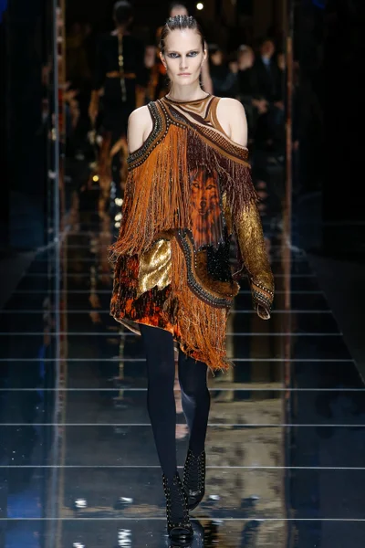 Look 7